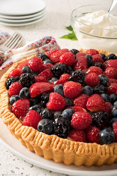 berry tart food photography